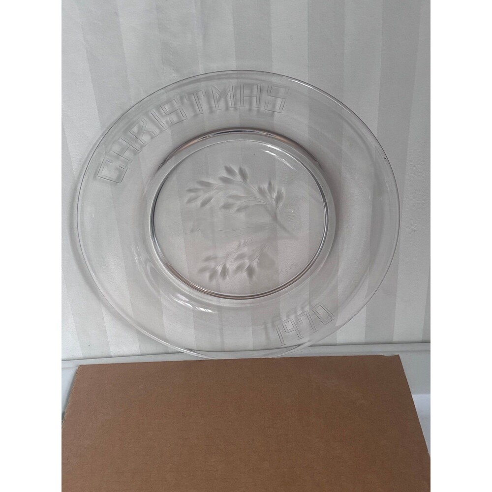 Vintage 1970 A. Carl American Crystal Glass Christmas Plate Etched 8"